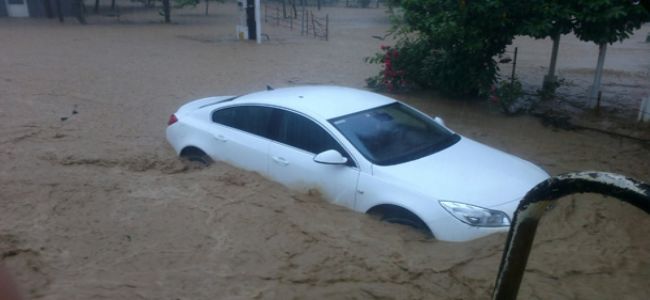 ALAPLI DA DERENİN TAŞMASI VE SEL ANI AMATÖR KAMERADA